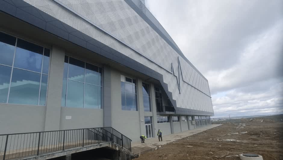 Ministrul Dezvoltării evită să spună când va fi inaugurată Sala Polivalentă din Suceava