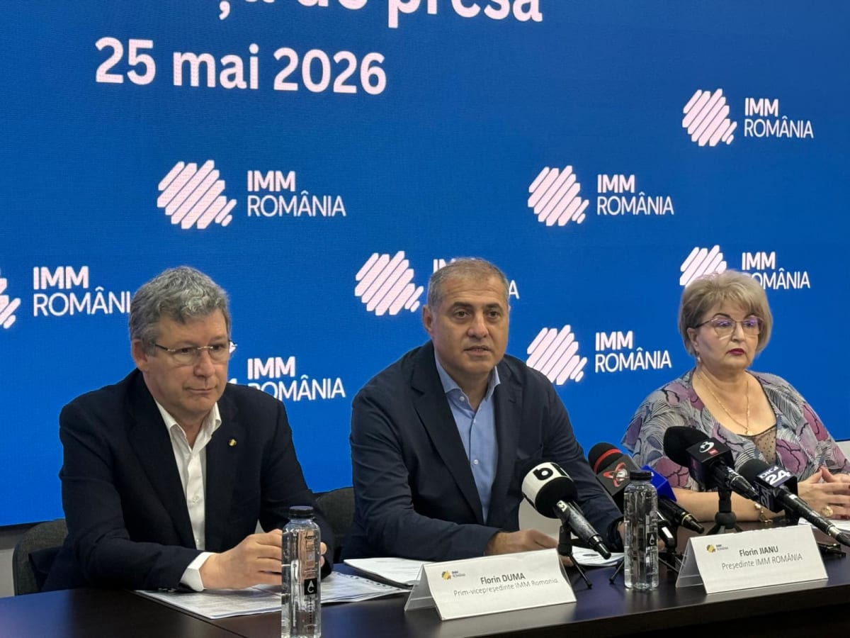 Reuniune a reprezentanților IMM-urilor discutând despre legea salarizării Reuniune a reprezentanților IMM-urilor discutând despre legea salarizării