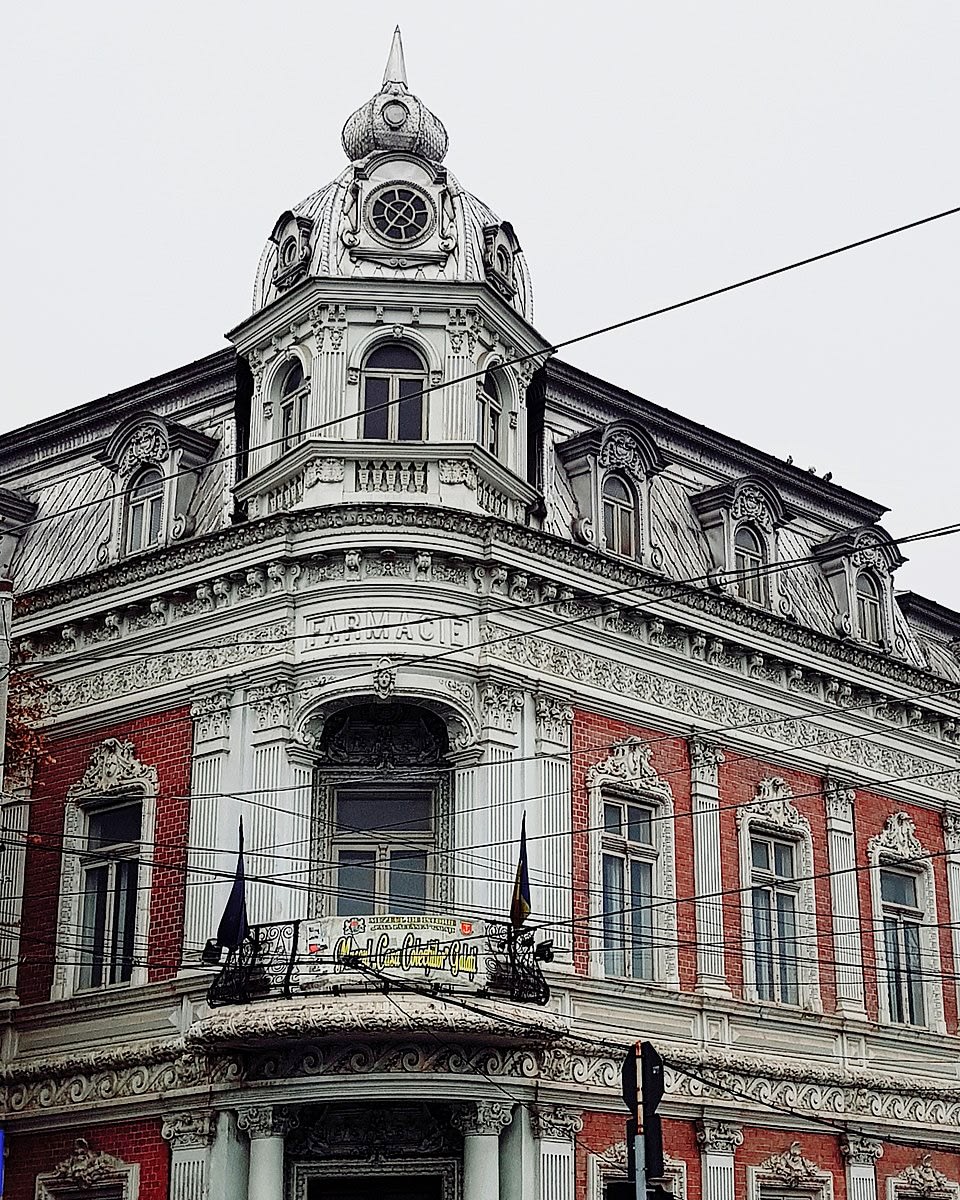 Turiști în Delta Dunării, plimbare cu barca pe apă