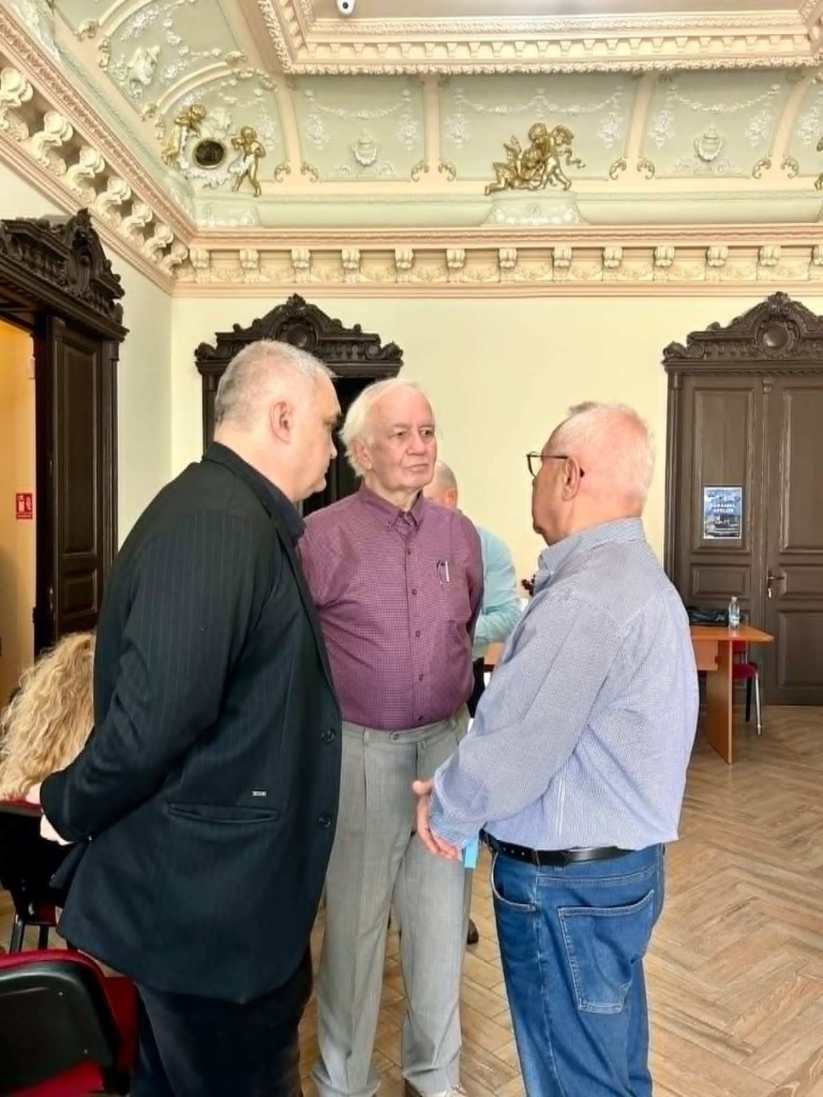 Adi George Secară și Cornel Gingărașu în dialog despre literatură la Galați Adi George Secară și Cornel Gingărașu în dialog despre literatură la Galați