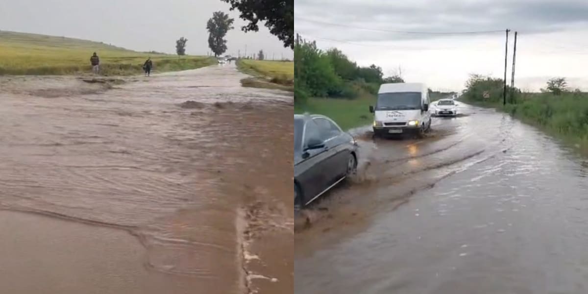 Pompieri din Galați intervenind pentru evacuarea apei din curți inundate