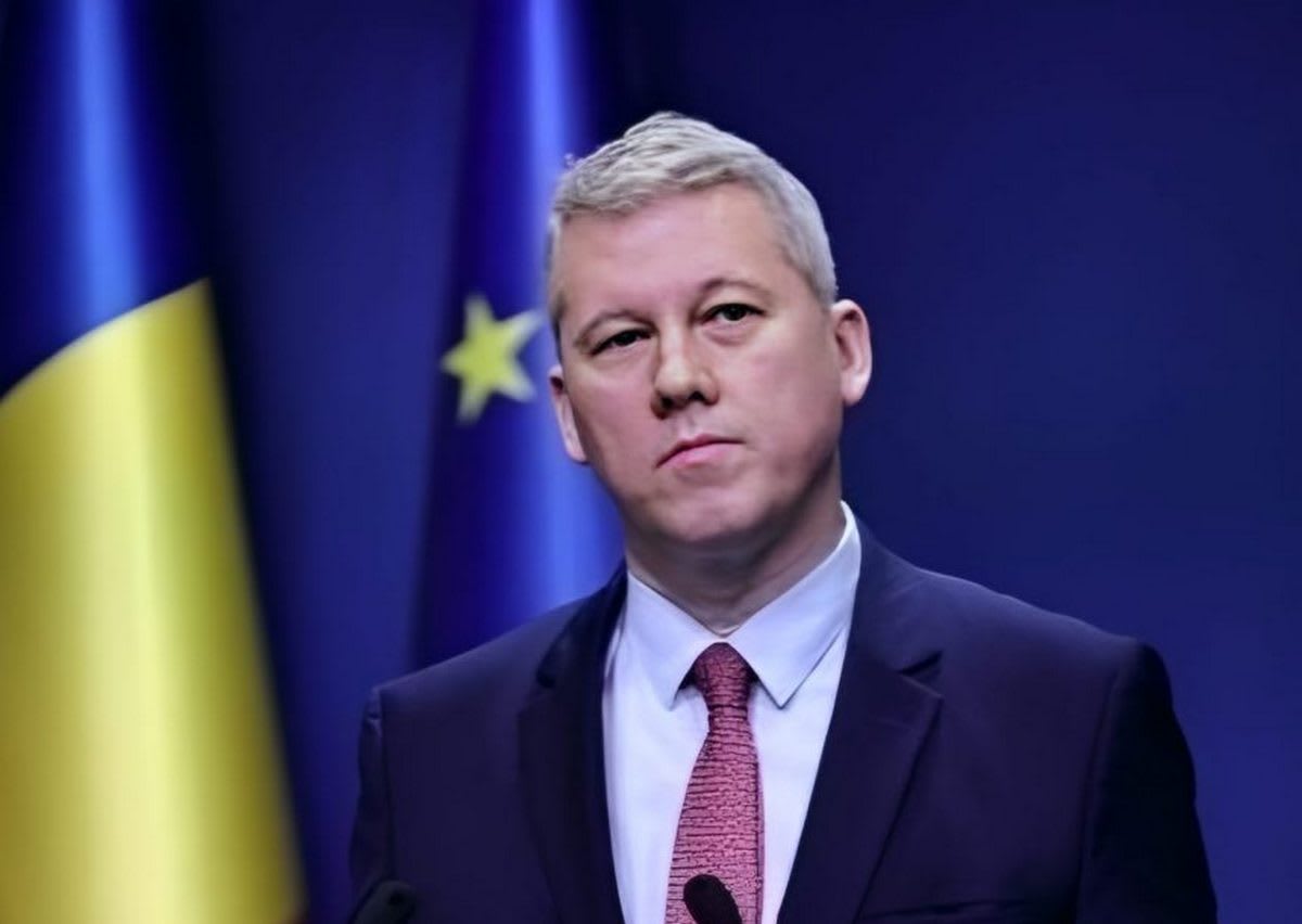 Cătălin Predoiu în timpul unei conferințe politice