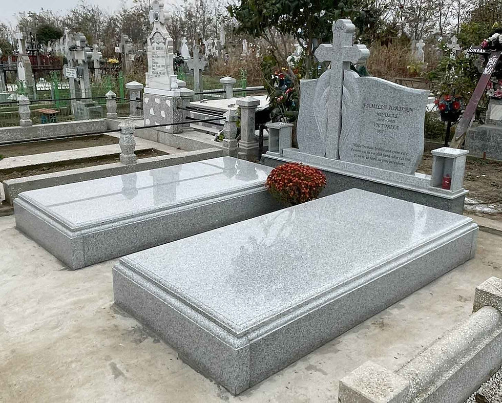 Loc de veci cu monument în cimitirul Eternitatea Galați