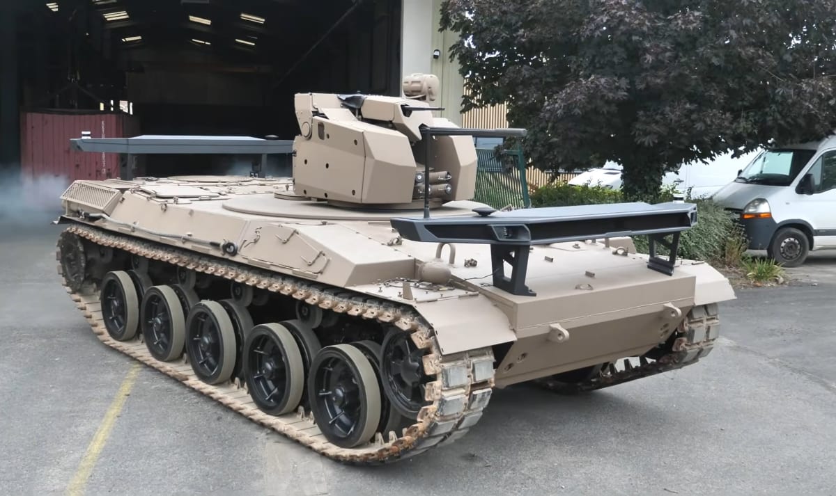 Tanc francez vechi transformat în robot de luptă autonom