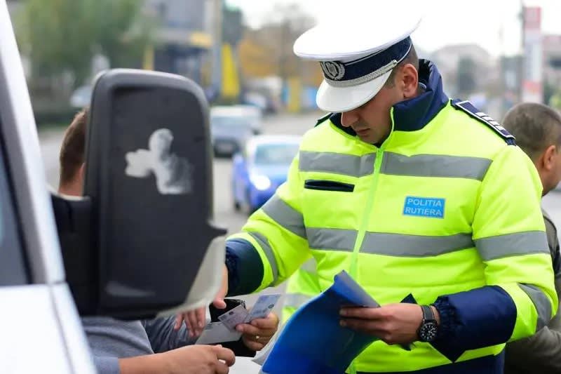 trafic rutier în București, polițiști, autocare protest