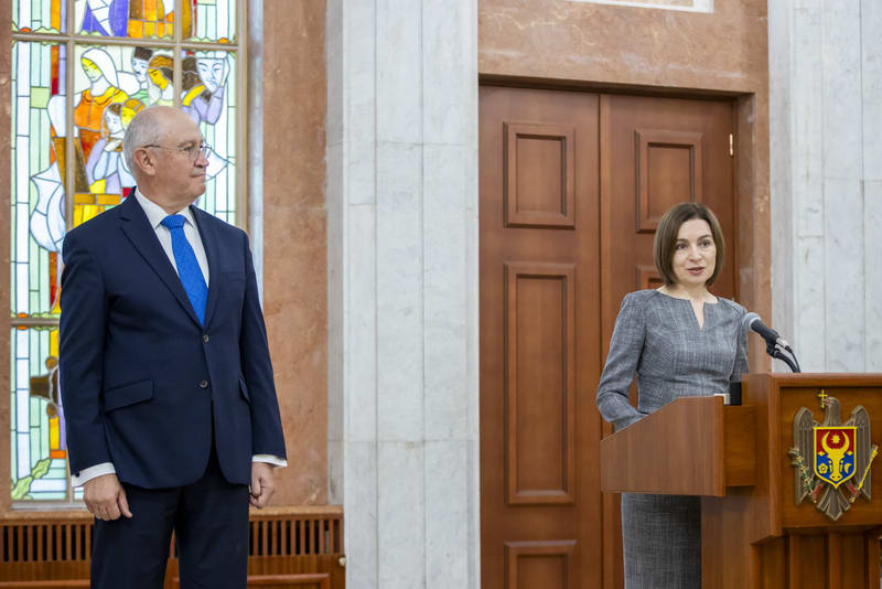 Maia Sandu și Alexandru Munteanu la conferință de presă Maia Sandu și Alexandru Munteanu la conferință de presă