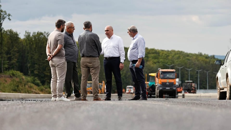 Șantier autostradă între Cluj-Napoca și Zalău, muncitori și utilaje