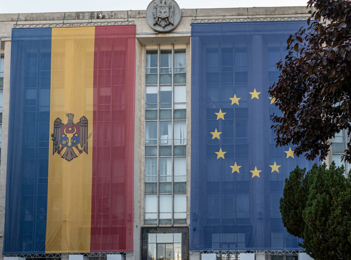 Soldați moldoveni cu sistem de apărare aeriană în acțiune