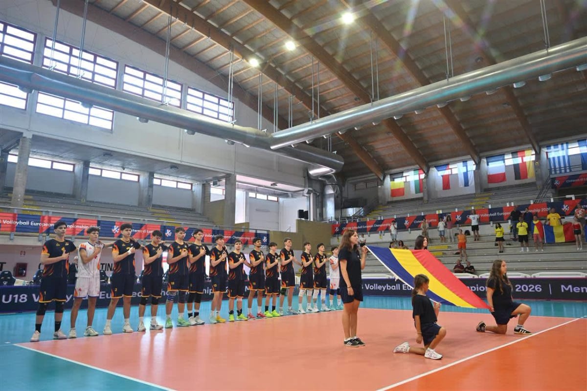 Mario Eduard Panait, căpitan România Under 18, în timpul meciului de volei Mario Eduard Panait, căpitan România Under 18, în timpul meciului de volei