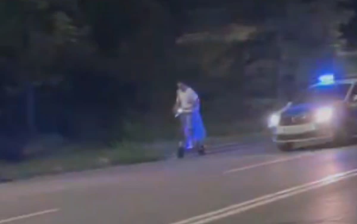 Polițiști urmărind adolescent pe faleza din Galați noaptea