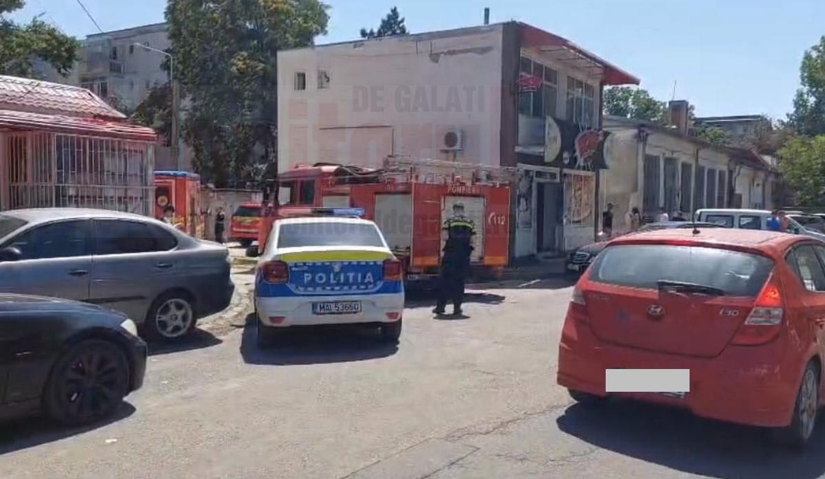Echipaj de intervenție ISU Galați la locul exploziei din Micro 16