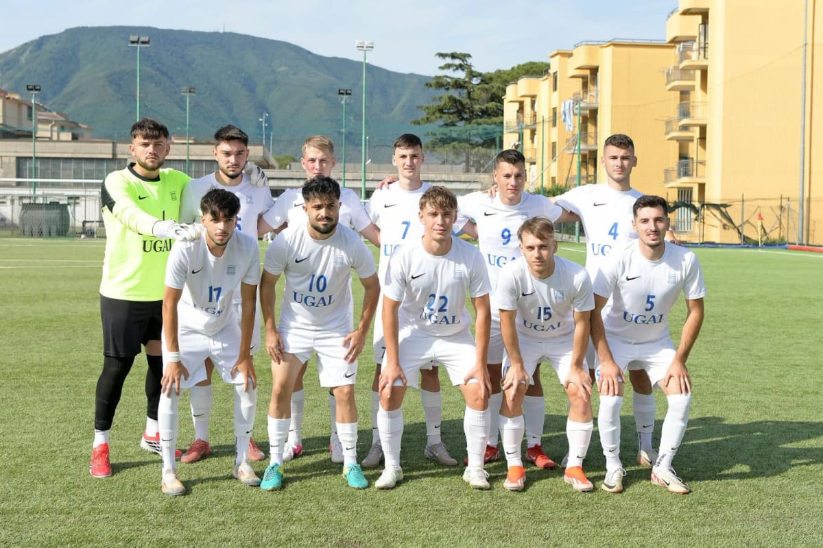 Echipa de fotbal a Universității Dunărea de Jos în timpul meciurilor din Salerno