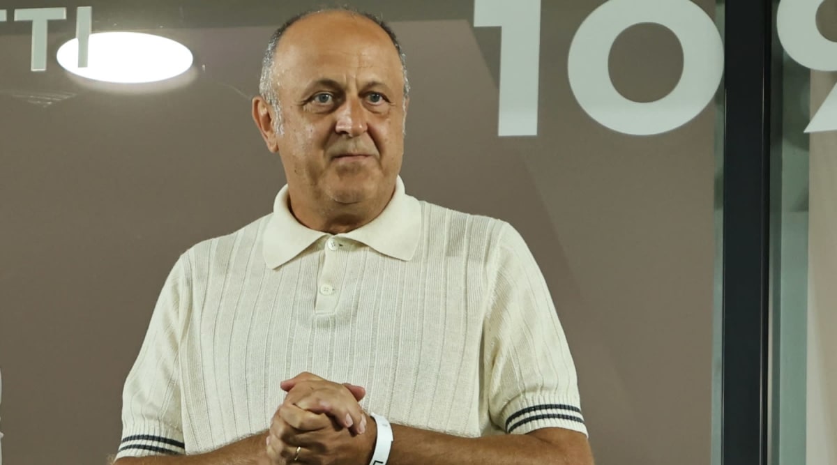 Fotbalist italian Alessandro Debenedetti în tricou nou la Cesena Fotbalist italian Alessandro Debenedetti în tricou nou la Cesena