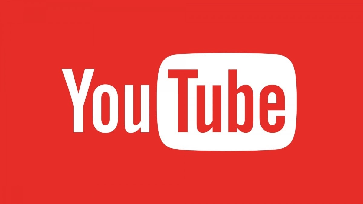 Ecran smartphone cu aplicația YouTube deschis și setări de redare automată Ecran smartphone cu aplicația YouTube deschis și setări de redare automată