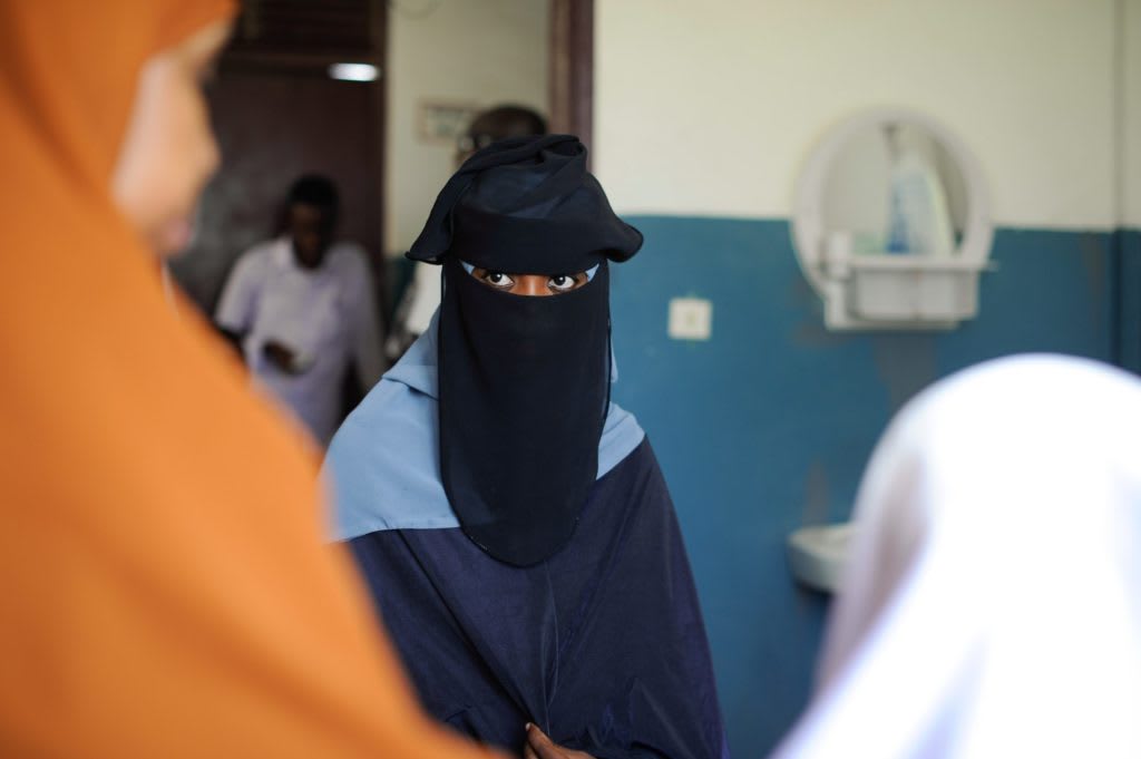 Portugalia a interzis purtarea burqei și a hainelor care ascund fața în spațiul public