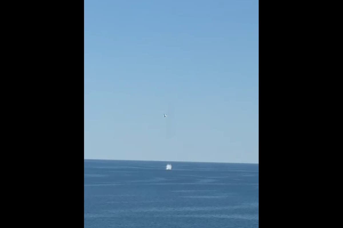 Avioane F-16 românești trăgând cu tunul într-o dronă maritimă în Marea Neagră Avioane F-16 românești trăgând cu tunul într-o dronă maritimă în Marea Neagră