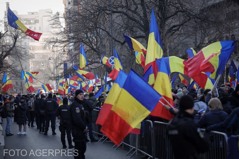 Consilierul lui Isărescu avertizează: demența politicienilor și inconștiența sindicatelor pot duce la un dezastru național