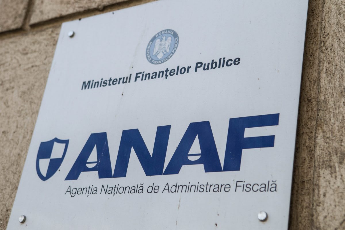 Calculator cu aplicație fiscală, documente și simboluri fiscale