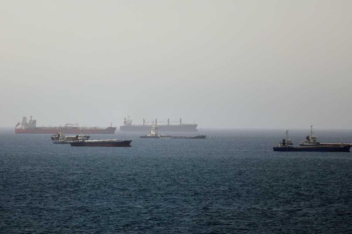 Nave comerciale în Golful Oman