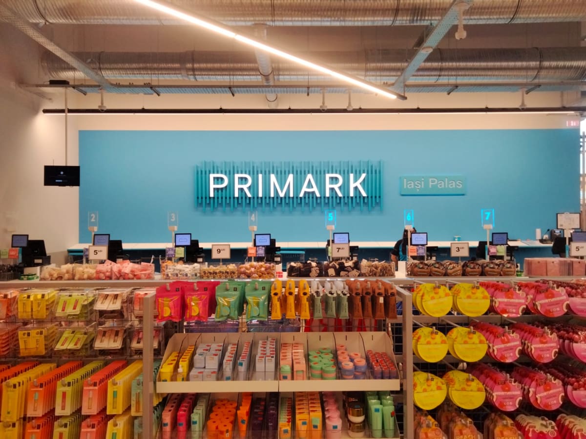 magazin Primark deschis în Iași, exterior, intrare