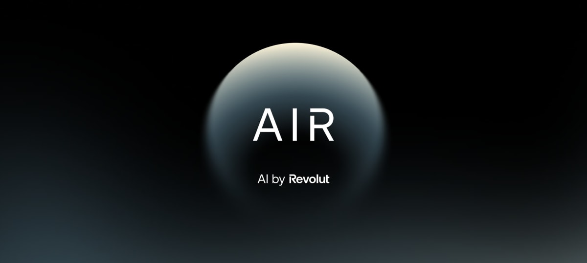 interfață aplicație Revolut cu asistent AI interfață aplicație Revolut cu asistent AI