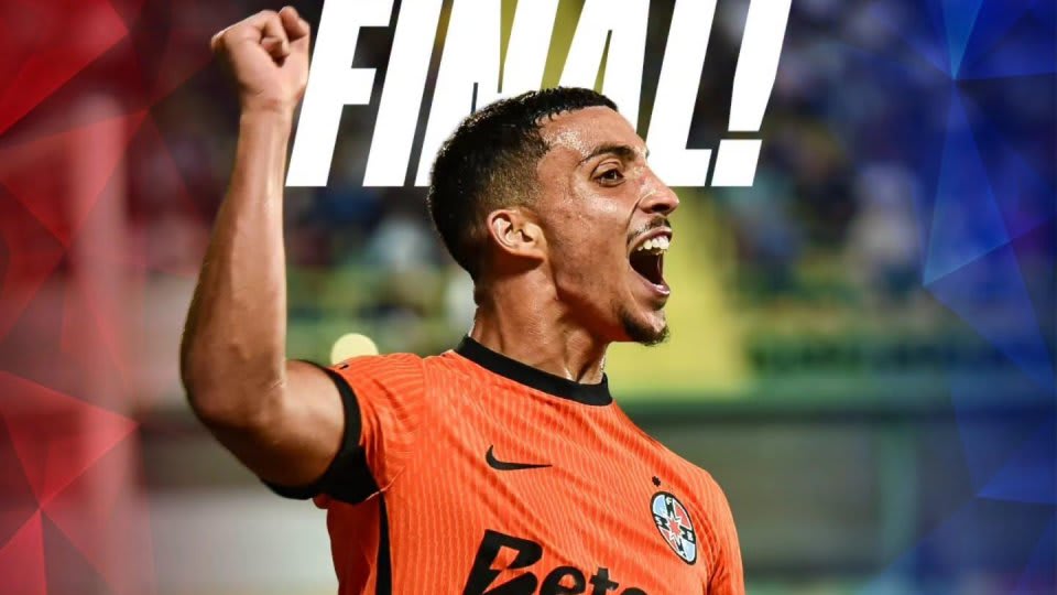 fotbal, scor 5-0, echipa FCSB în teren fotbal, scor 5-0, echipa FCSB în teren