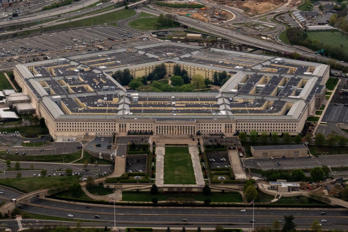 ofițeri militari supuși testului cu poligraful în Pentagon