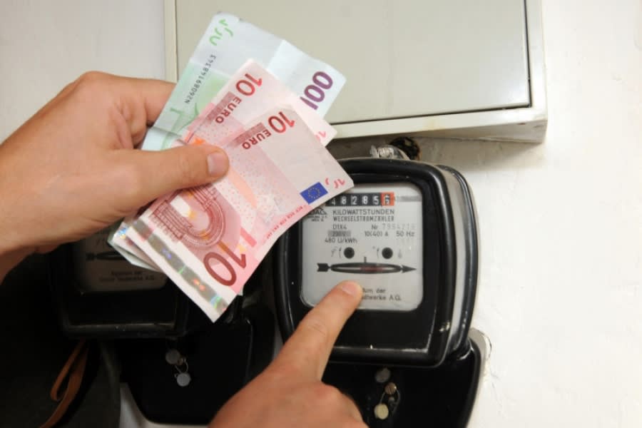 discuție despre energie și facturi în România discuție despre energie și facturi în România
