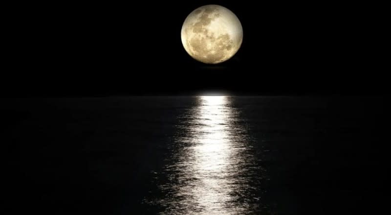 Eclipsa totală de Lună, vizibilă din România în noaptea de 7 spre 8 septembrie