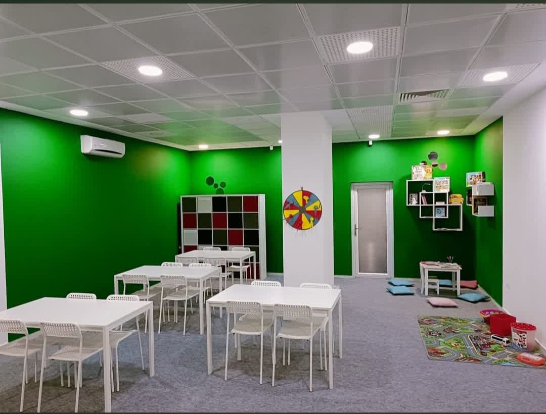 copii la after school, magician, tort, activități pentru copii