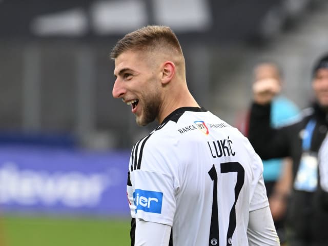 Jovo Lukic în tricoul naționalei Bosniei, în acțiune