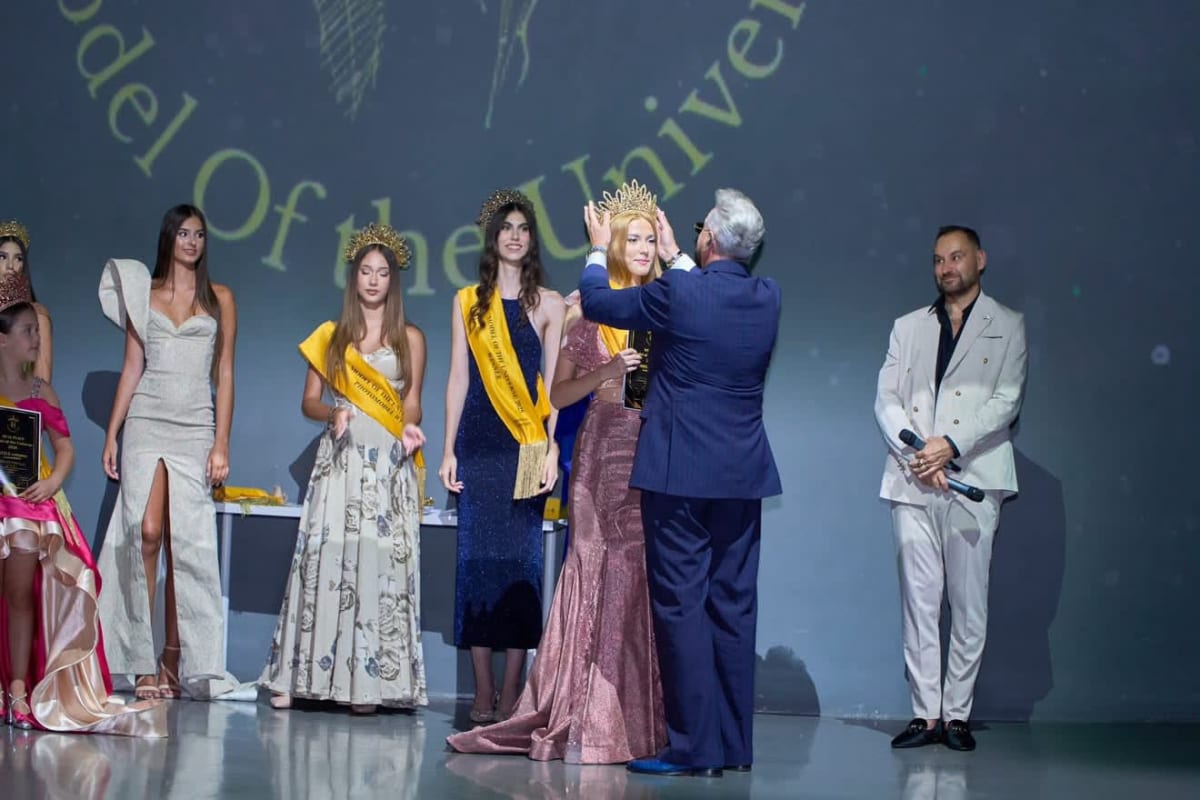 tânără model din Galați pe podium