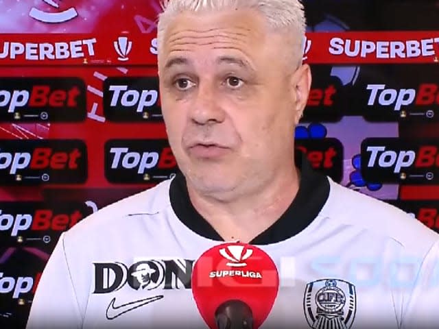Marius Șumudică și Ovidiu Burcă în timpul meciului de fotbal