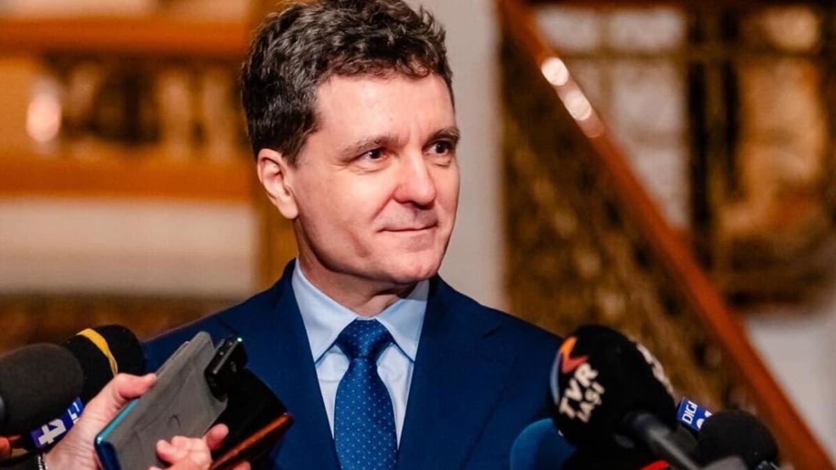 pompieri români în misiune de salvare, echipamente de intervenție pompieri români în misiune de salvare, echipamente de intervenție