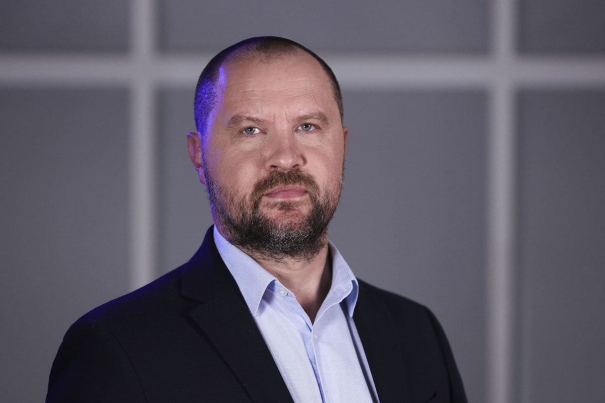 judecător semnând decizia de eliberare a lui Omar Hayssam