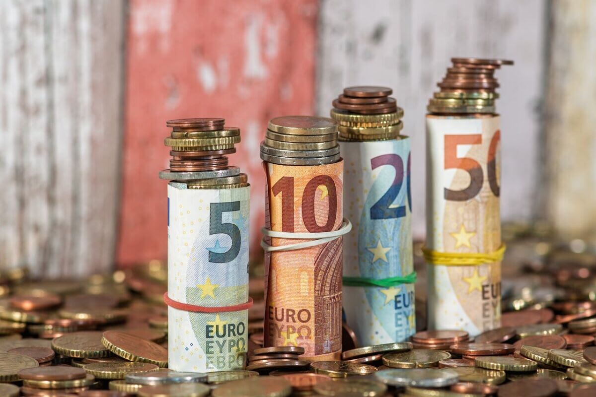 Românii din diaspora resimt presiunea responsabilităților financiare față de familie