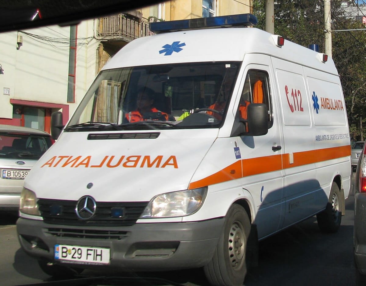 Un biciclist a fost rănit după ce a fost lovit de o mașină în Pucioasa