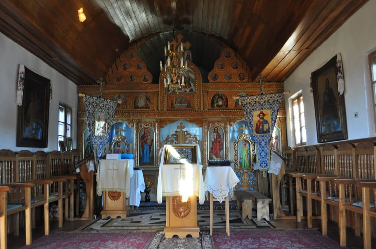 slujbă religioasă în Galați, preoți și enoriași slujbă religioasă în Galați, preoți și enoriași