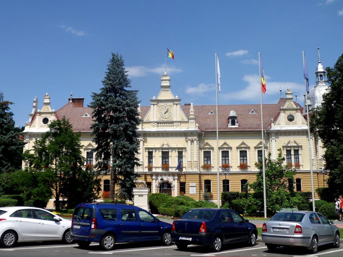 clădire modernă de grădiniță, proiect de extindere