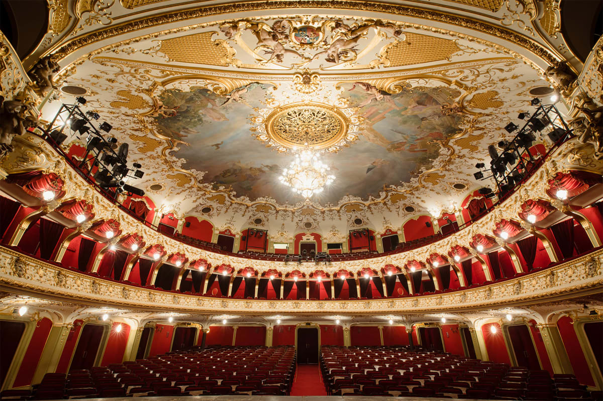 Universitatea Politehnica Timișoara și Teatrul Național Universitatea Politehnica Timișoara și Teatrul Național