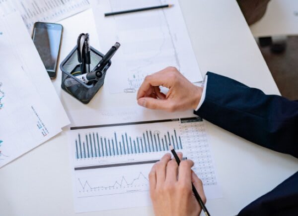 grafice economice, cifre și statistici despre insolvențe și înmatriculări