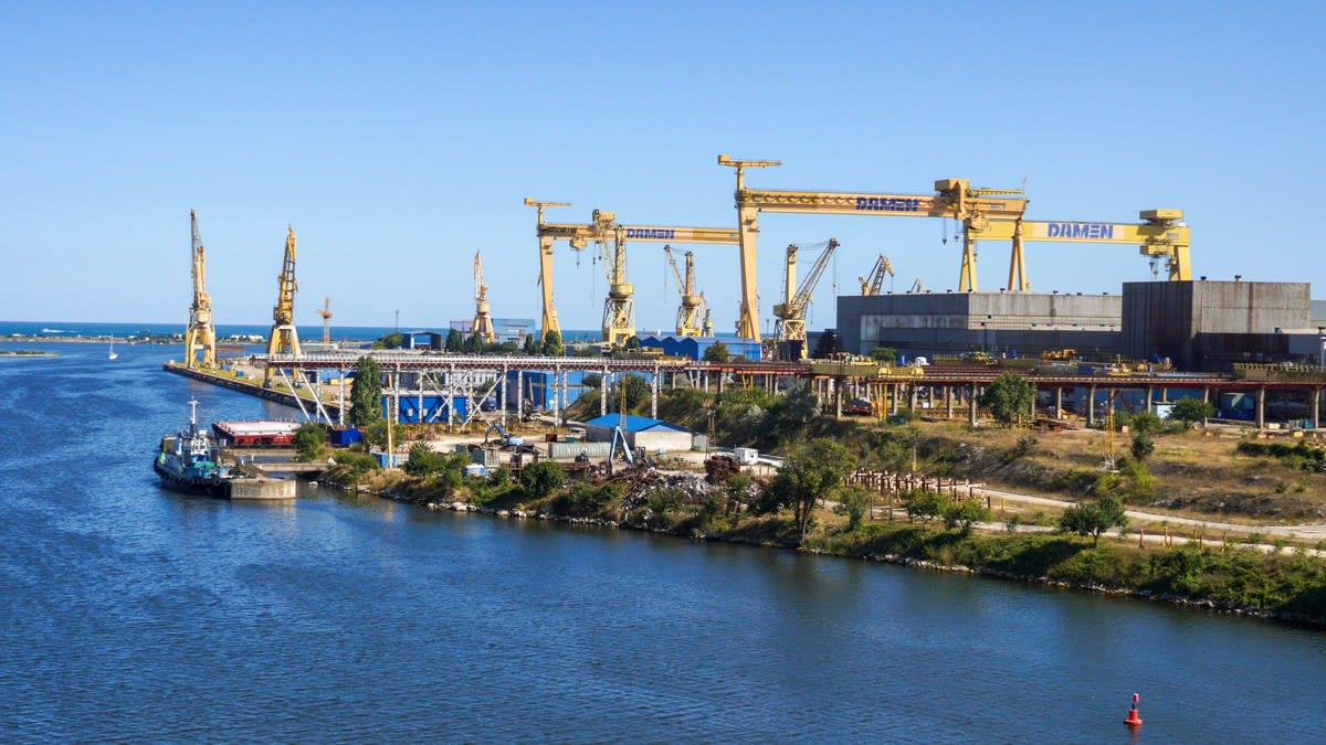 Șantier naval Mangalia, construcție navală, industrie militară Șantier naval Mangalia, construcție navală, industrie militară