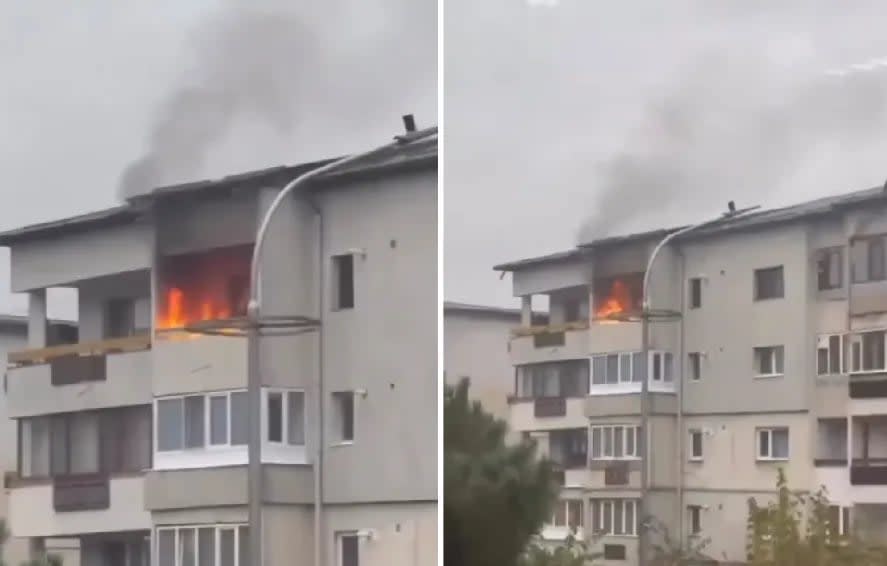 flăcări și echipaj de pompieri intervenind la incendiu în Târgu Ocna