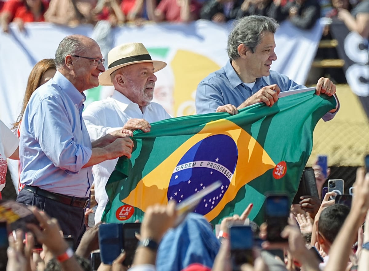 reprezentare simbolică a tensiunilor diplomatice între Brazilia și Argentina