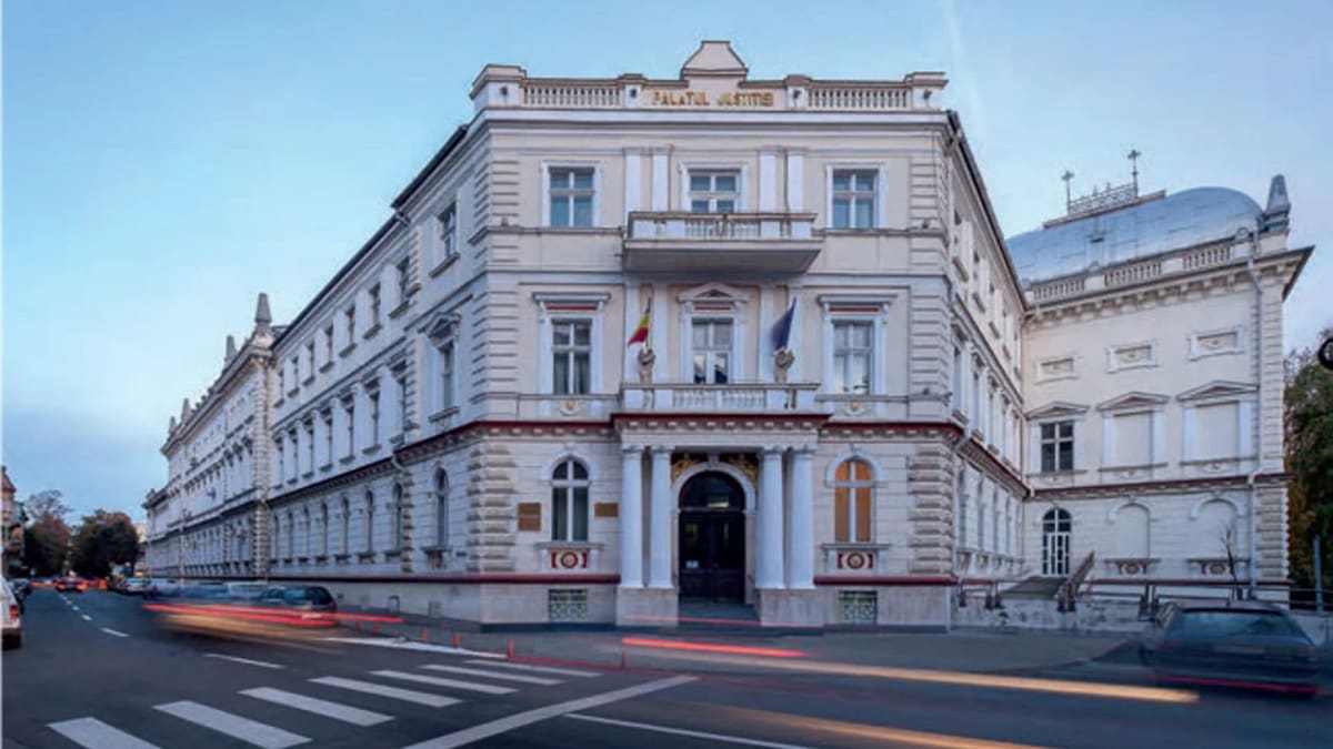 clădire tribunal, vizitatori, eveniment public clădire tribunal, vizitatori, eveniment public