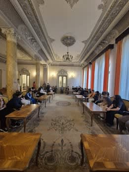 Elevi vizitând clădiri istorice în Brăila