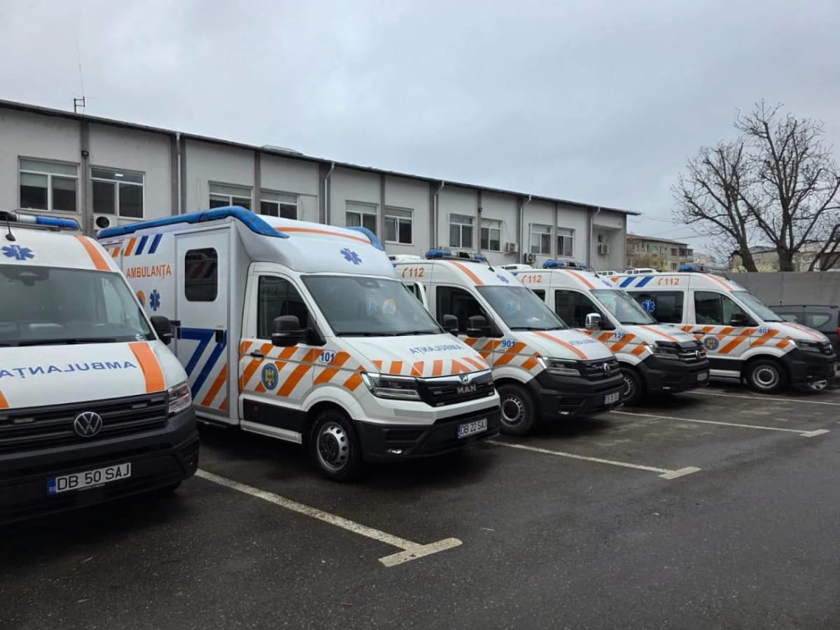 angajați ai serviciului de ambulanță în conflict