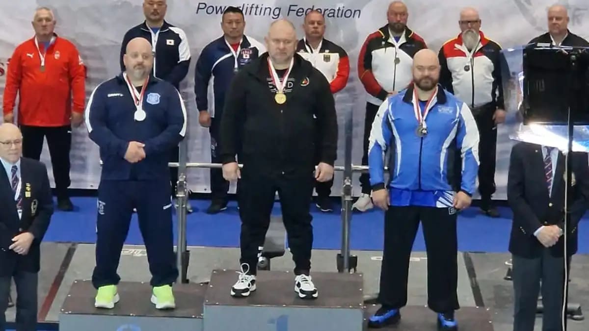 Tiberiu Mureșan la competiție de powerlifting