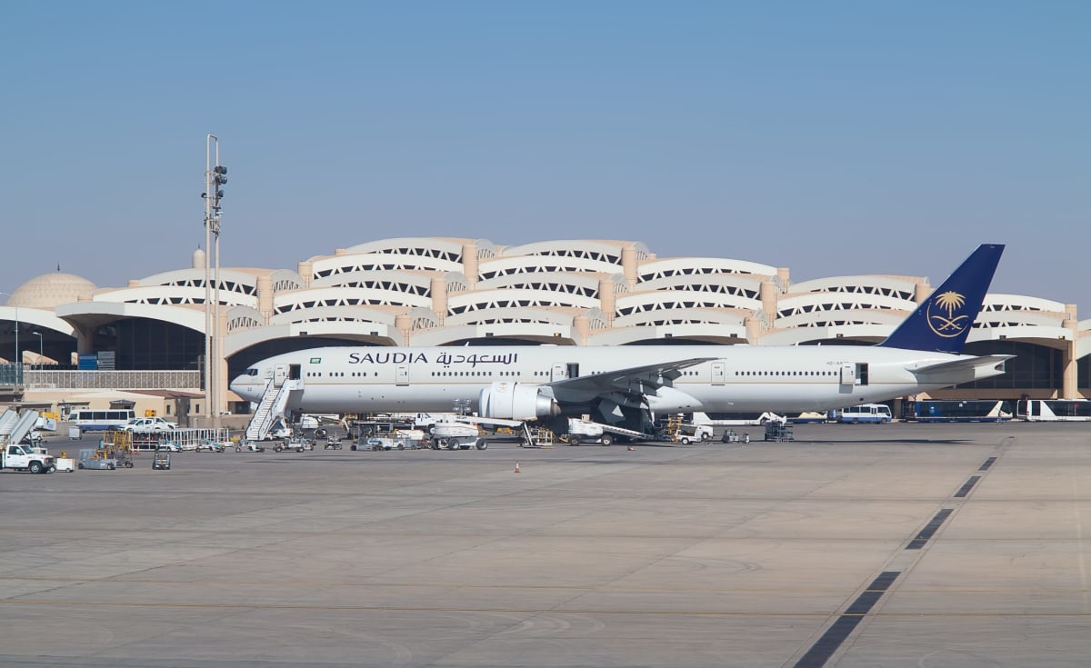 explozii Riad, aeroport, Houthi explozii Riad, aeroport, Houthi