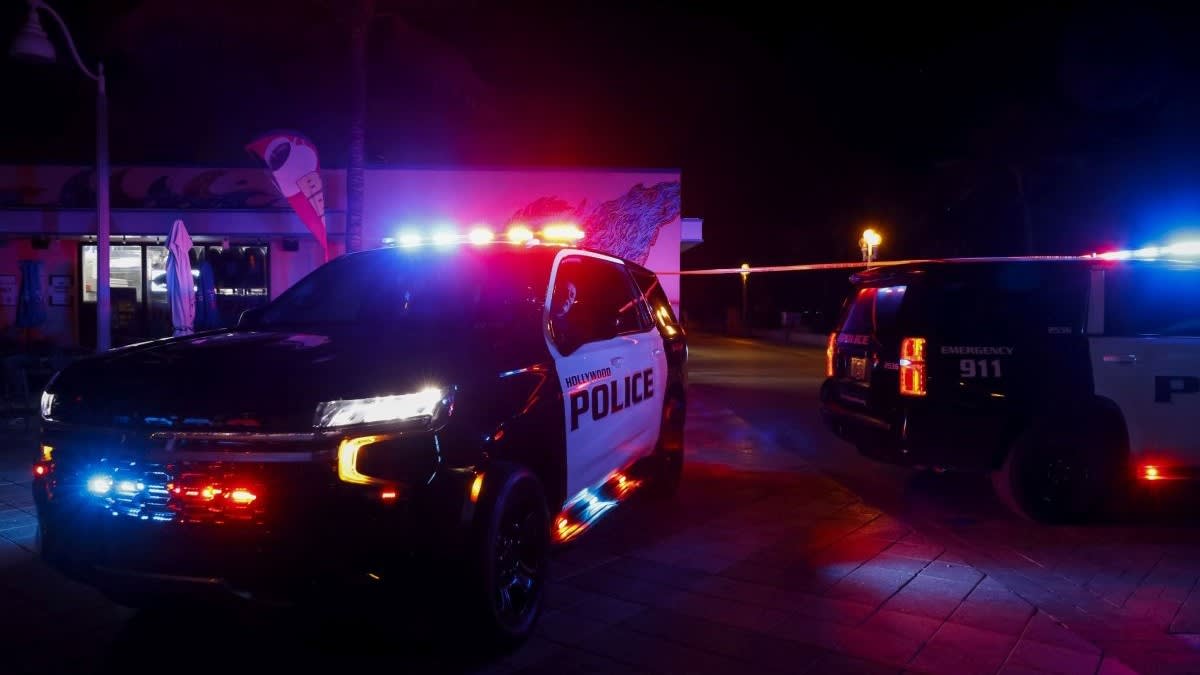 Poliție la locul atacului armat din Tallahassee, Florida Poliție la locul atacului armat din Tallahassee, Florida